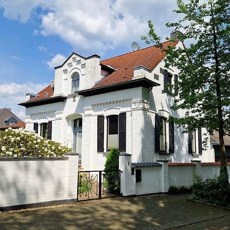 מירבוש Historische Villa Mit Garten, Luxus מראה חיצוני תמונה